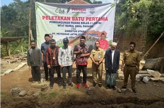Cover Construction of a Two-Story Classroom Building at MTsT Nurul Amal Parang, Magetan